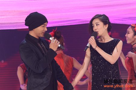 杨幂刘恺威相恋后首度同台唱情歌令粉丝疯狂